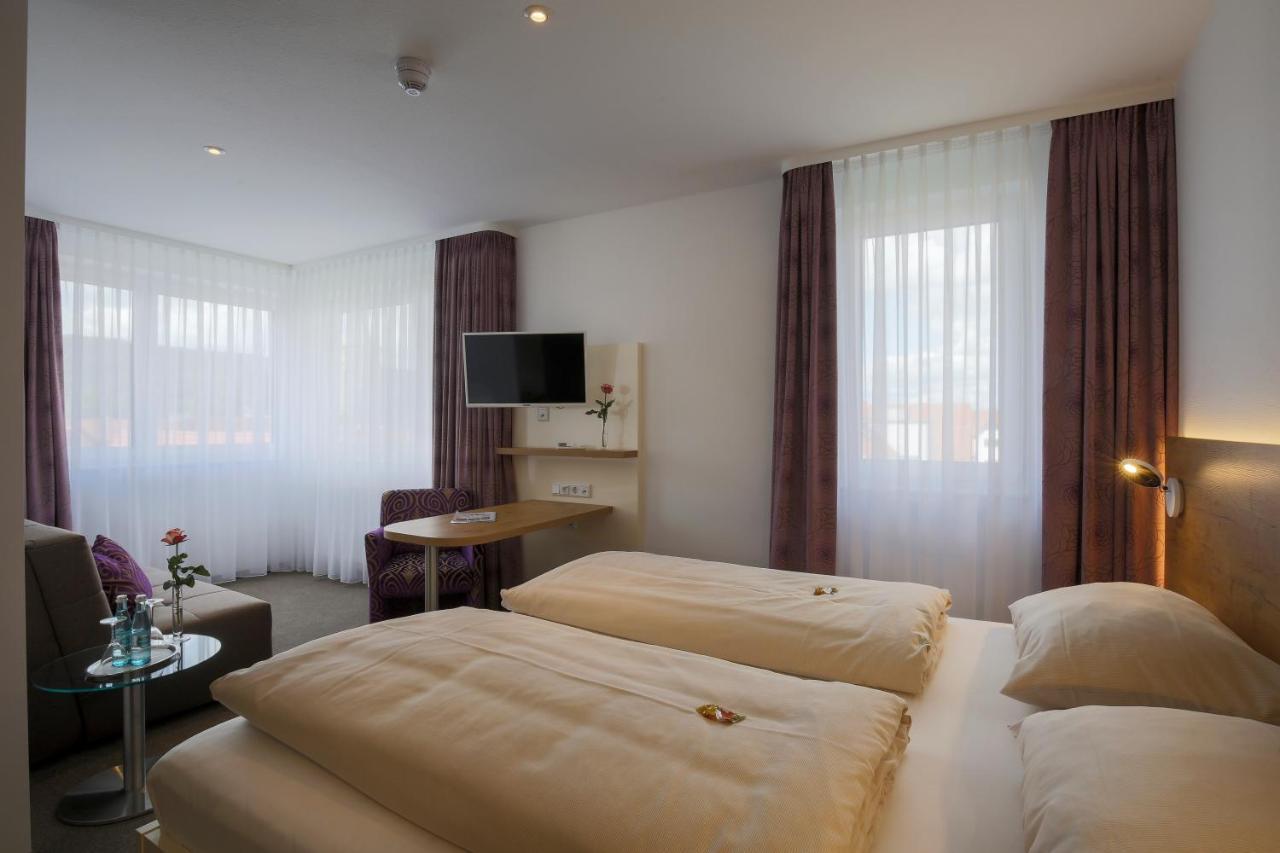 Hotel Hirsch Леонберг Екстер'єр фото