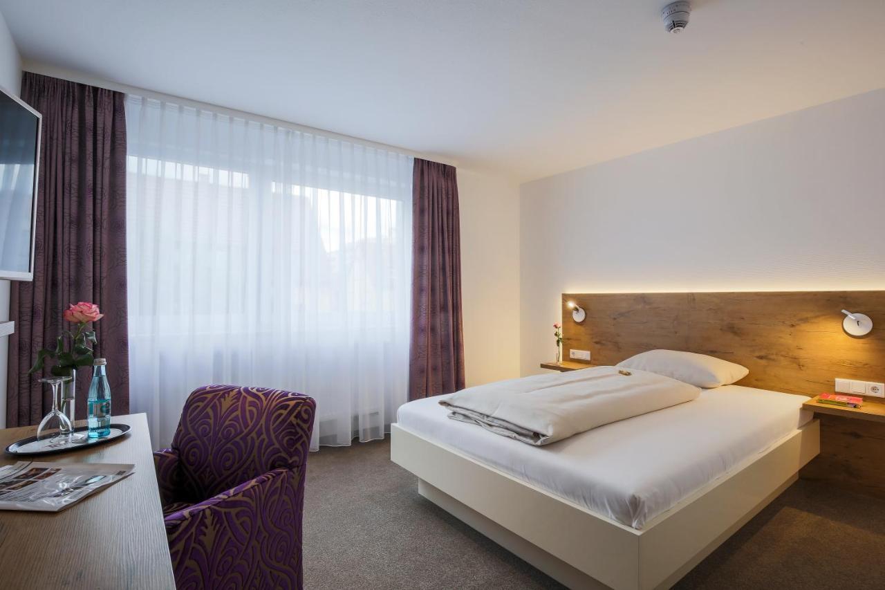 Hotel Hirsch Леонберг Екстер'єр фото