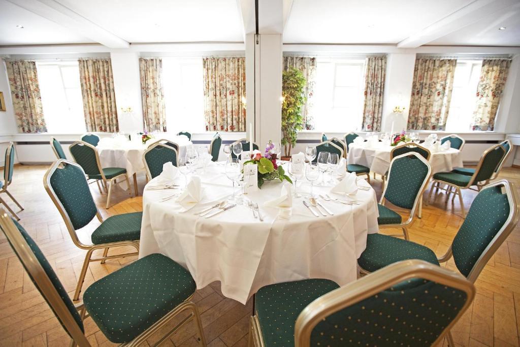 Hotel Hirsch Леонберг Екстер'єр фото