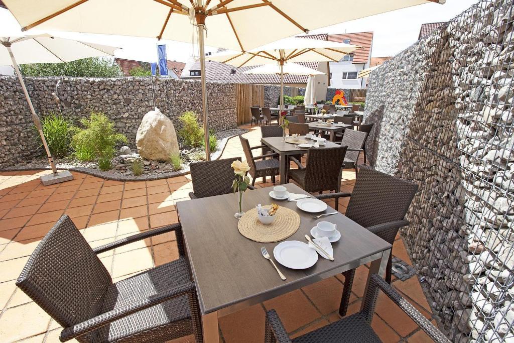 Hotel Hirsch Леонберг Екстер'єр фото