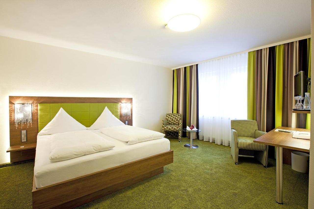 Hotel Hirsch Леонберг Номер фото