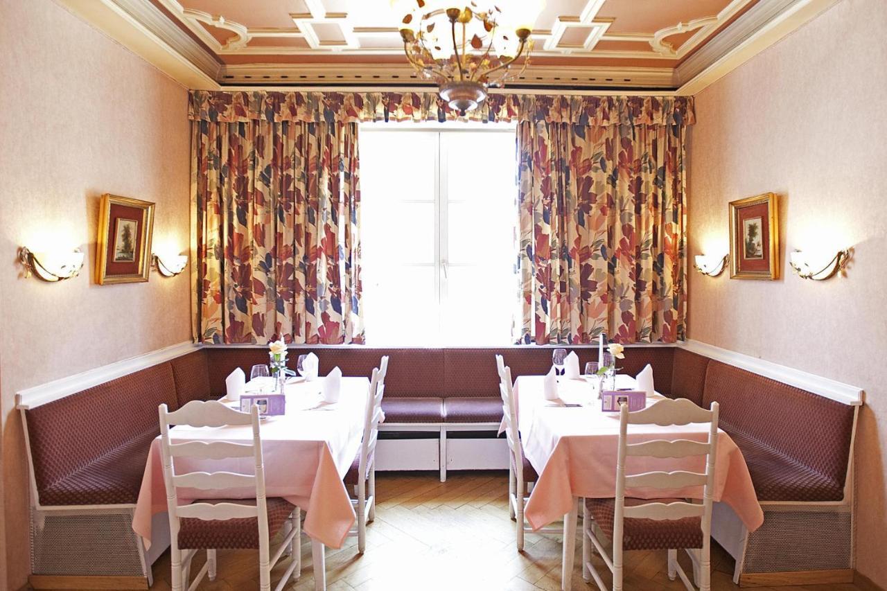 Hotel Hirsch Леонберг Екстер'єр фото